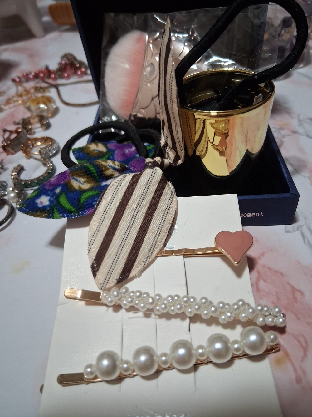 Source Unknown Pink Heart and Pearl Hair Clip Set with Striped Bow